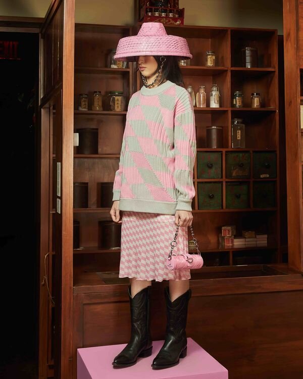 518a2c05c108702fd9d06837e4a10bc8cd-PRIVATE-POLICY-21FW-Look3.rvertical.w600